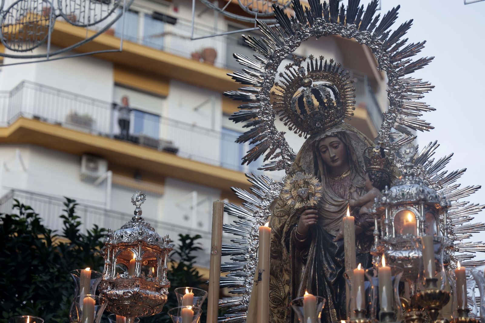 Imágenes de la procesión de la Virgen del Amparo