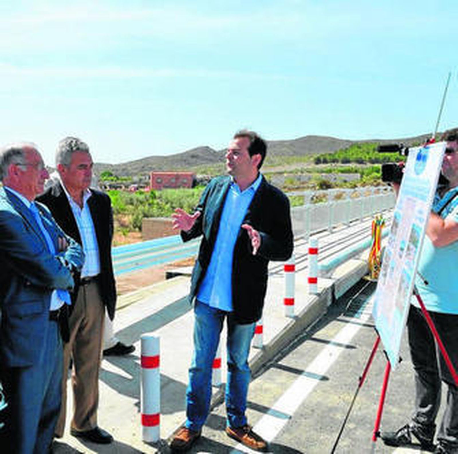 Gabriel Amat durante la apertura de una red de la red provincial.