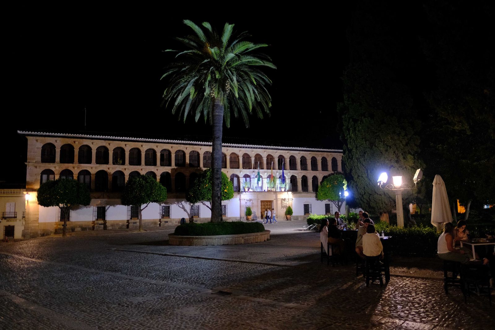 Ronda nocturna, en imágenes