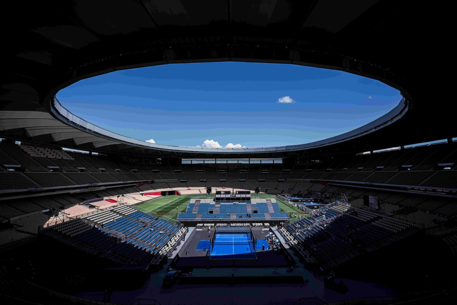 Así es la adaptación del Estadio de la Cartuja para el Premier Padel Andalucía Sevilla P2