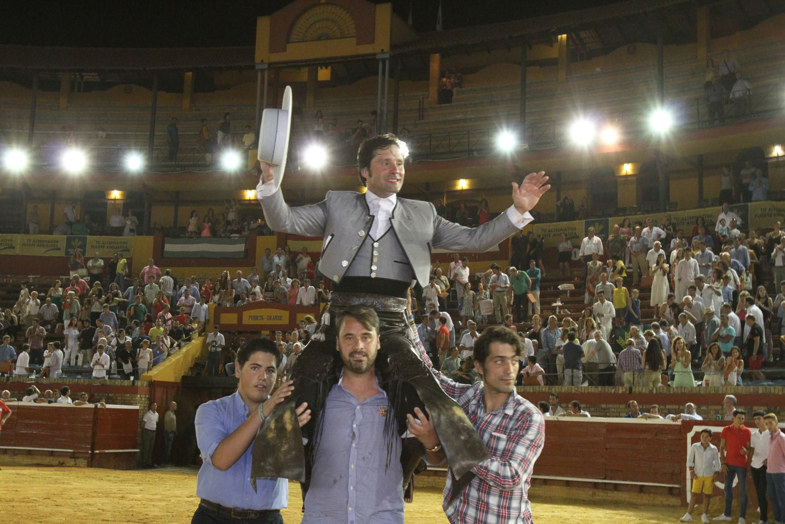 Festejo de Rejones en el coso de La Merced por Colombinas.