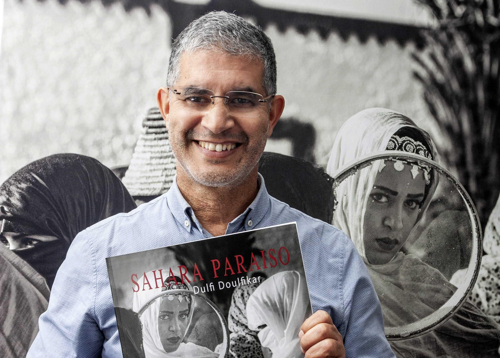 Dulfi Doulfikar muestra su publicación