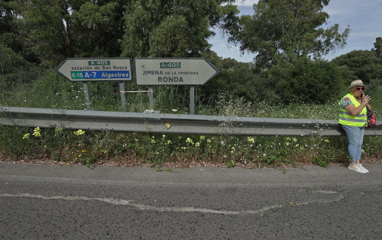 Fotos de la concentración por el mal estado de la carretera A-405 en Jimena