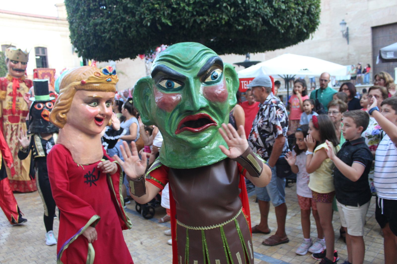 Los Gigantes y Cabezudos de Vera, en imágenes