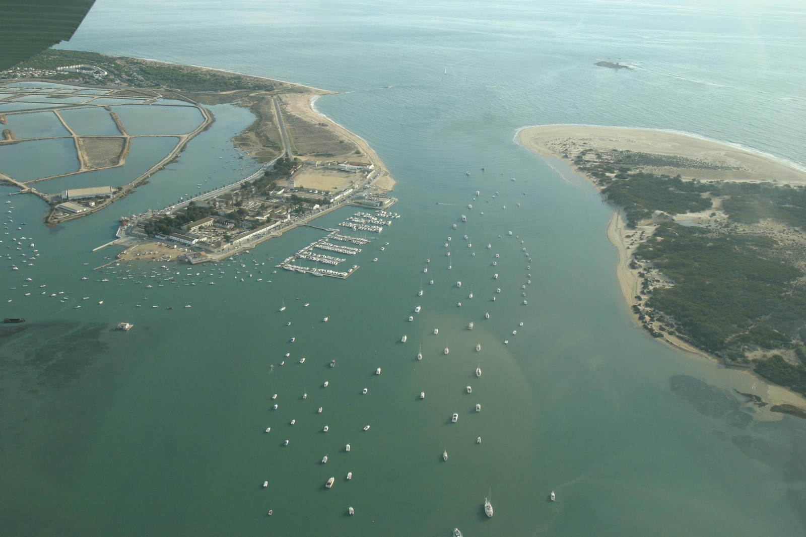 Foto aérea del caño de Sancti Petri.