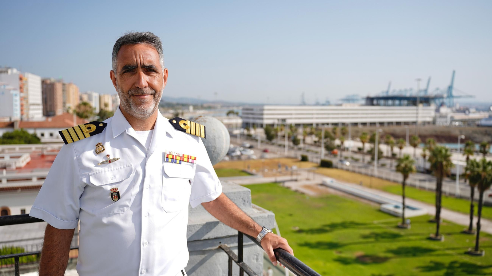 Entrevista con el comandante naval Fernando García, en la sede la comandancia de Algeciras