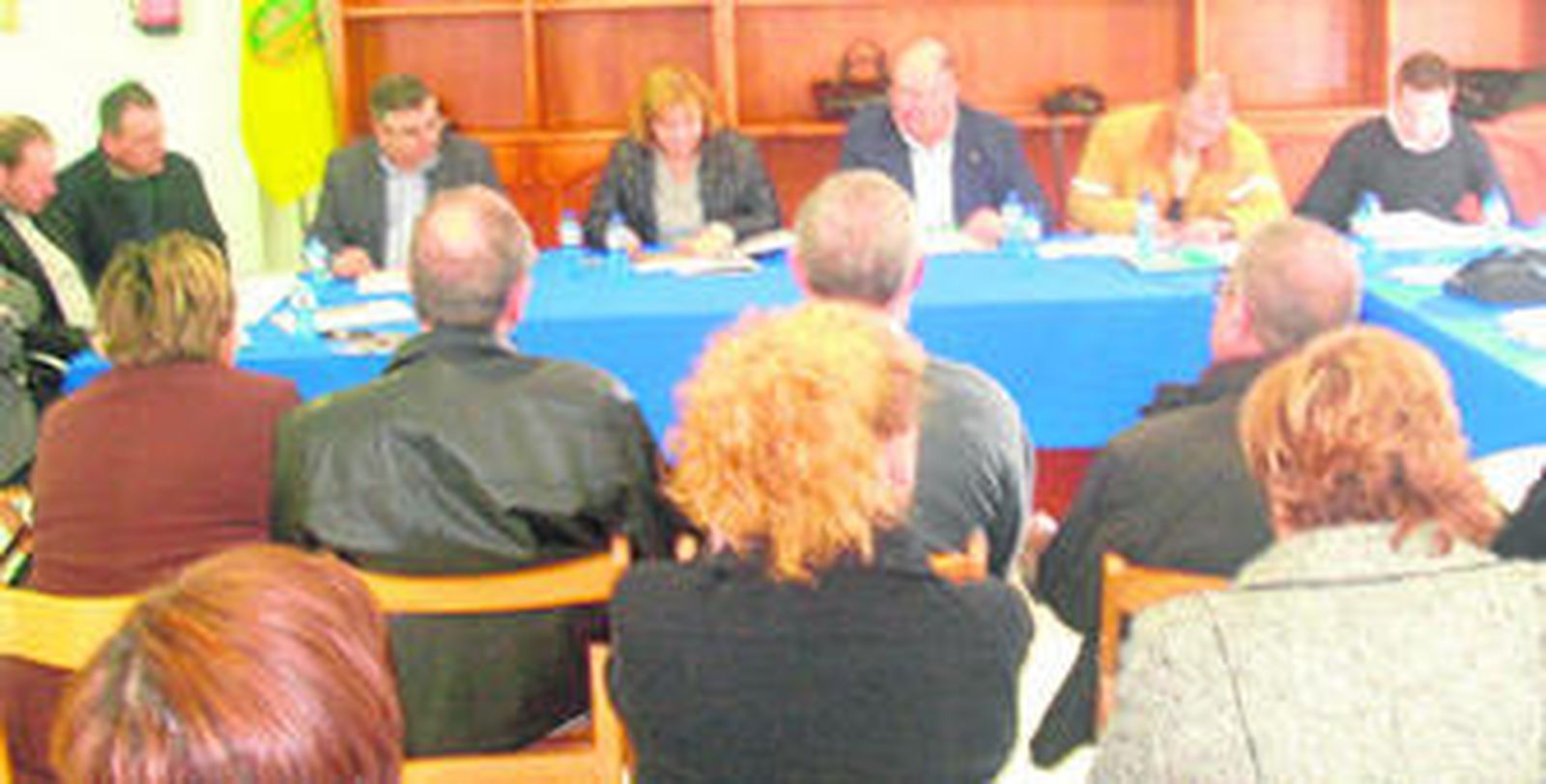 Durante la reunión se debatieron distintos aspectos de interés.