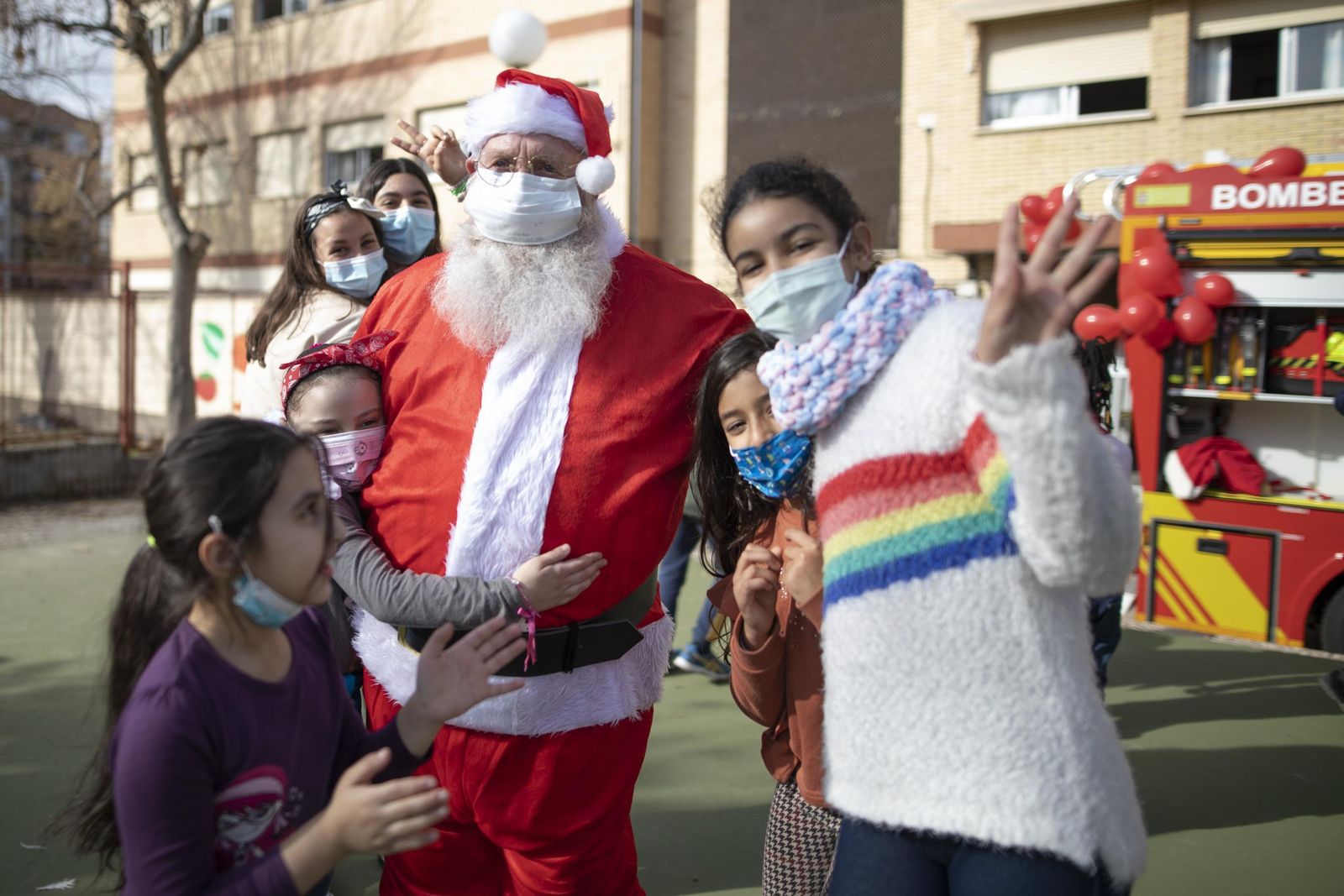 Fotos de las cabalgatas de Papá Noel en Granada