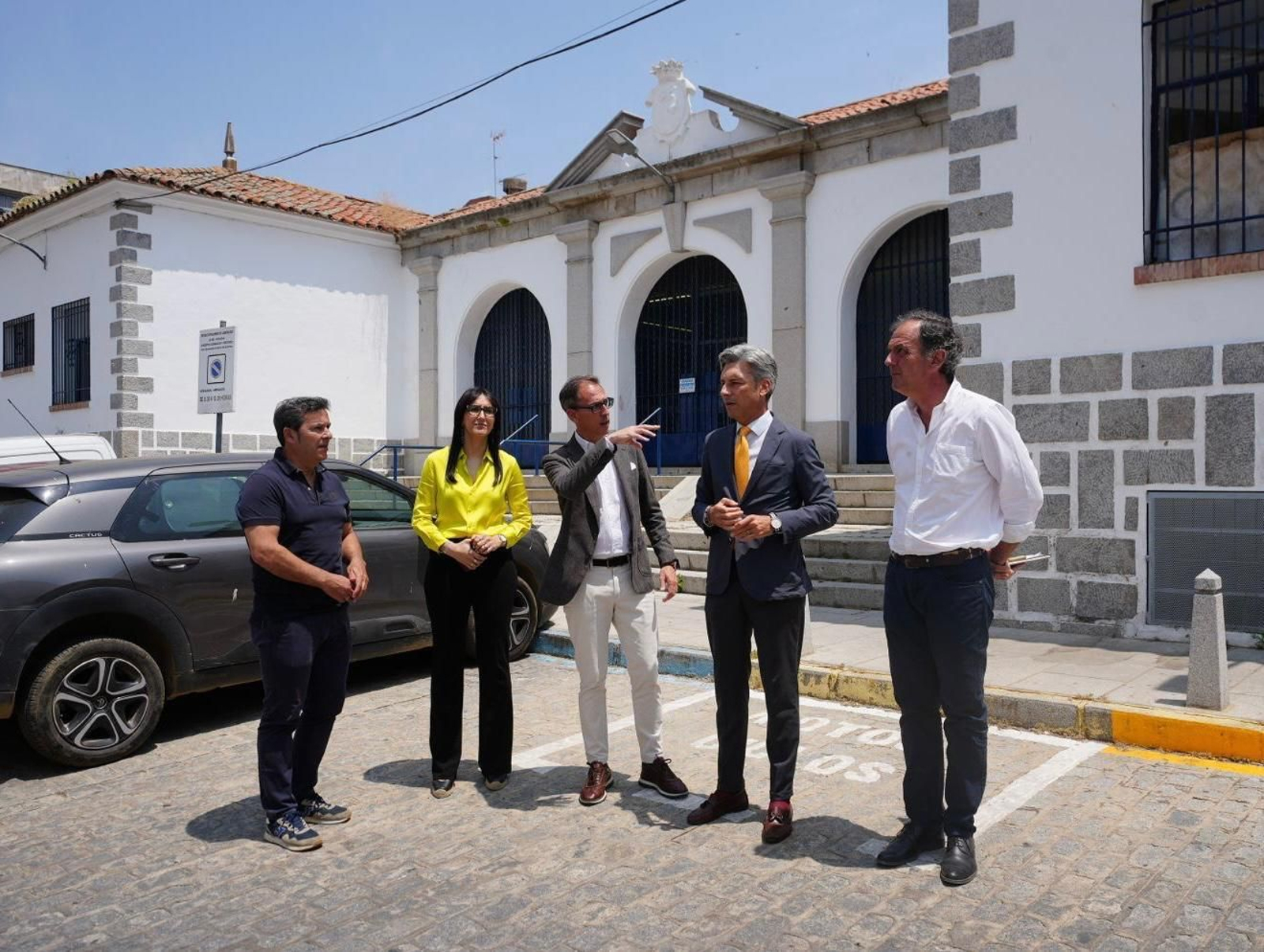 Visita institucional al Mercado de Abastos de Pozoblanco.