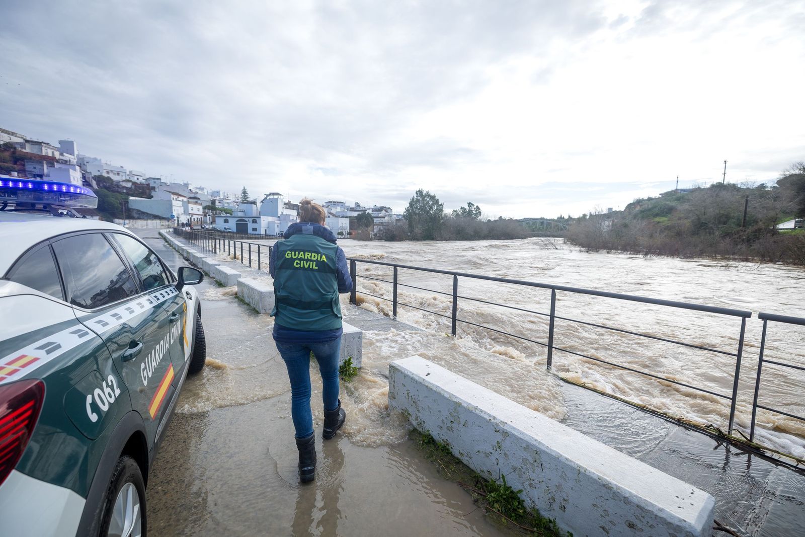 Las imágenes de las inundaciones en Arcos: la espectacular crecida del río Guadalete por la apertura de las presas