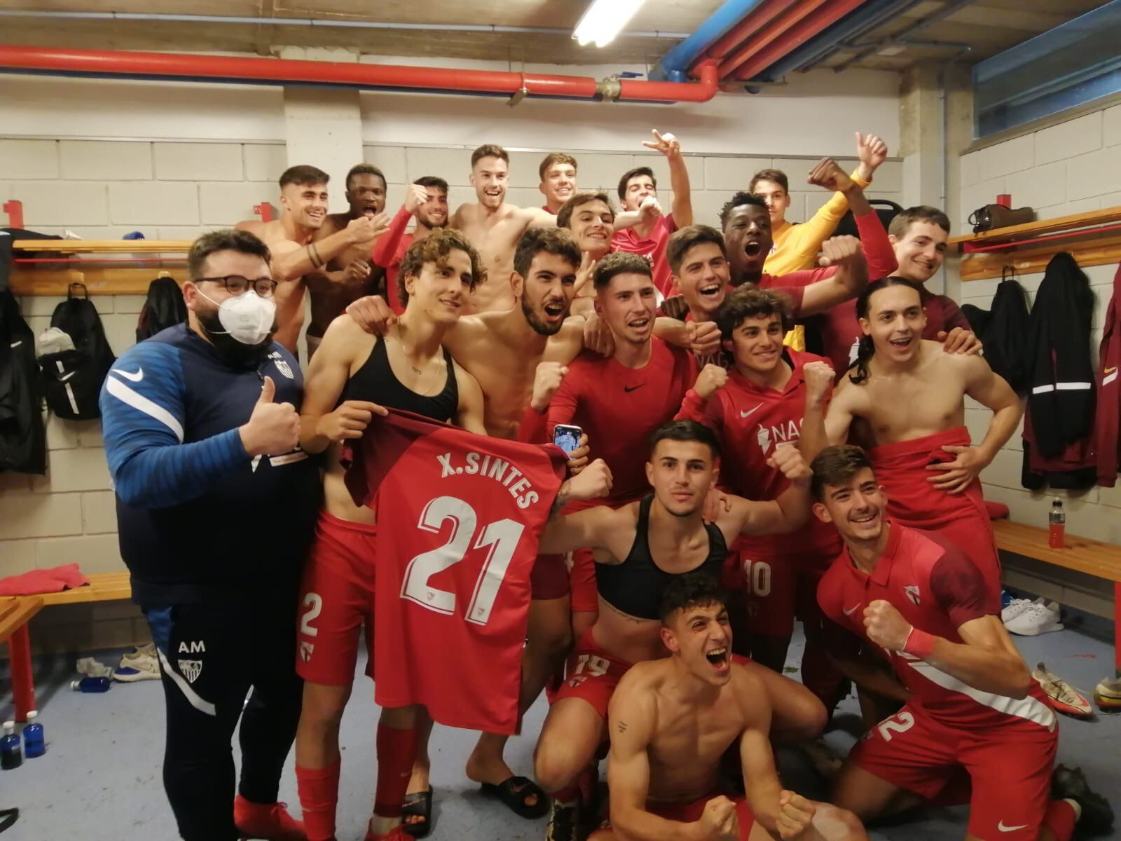 El Sevilla Atlético quiere repetir la proeza de Albacete, cuya celebración se ve en la imagen.