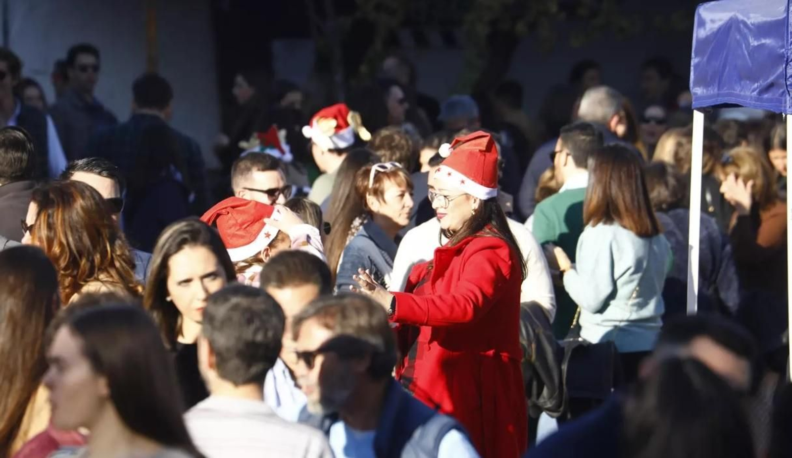 Numerosas personas durante la celebración de la 'Tardebuena' en La Corredera.