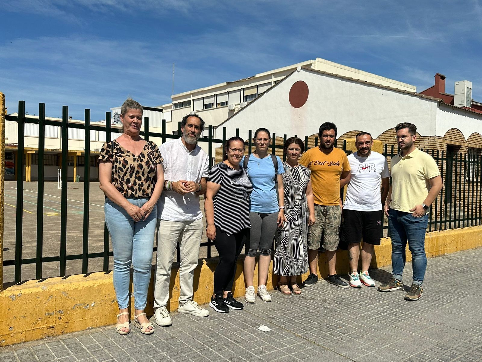 Juan Hidalgo y miembros del AMPA del Colegio Obispo Osio.