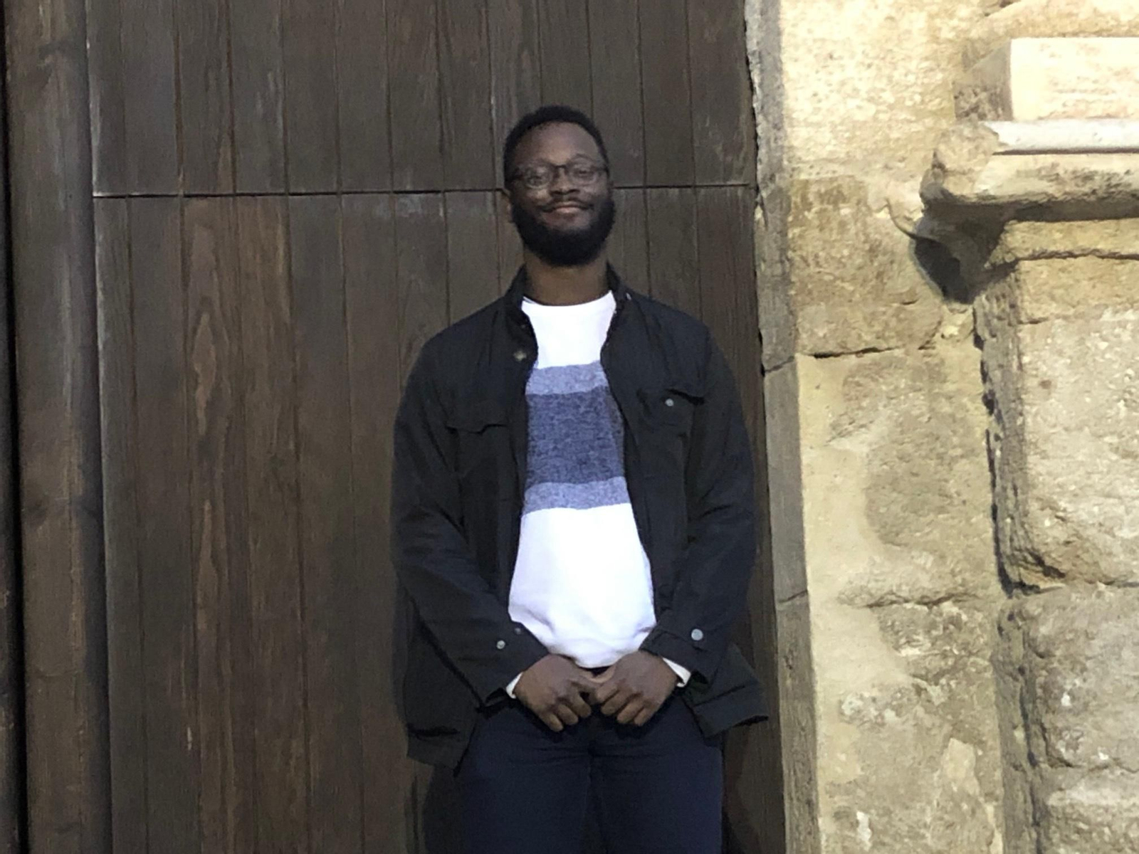 César Brandon en la iglesia de Santa María en Tíjola.