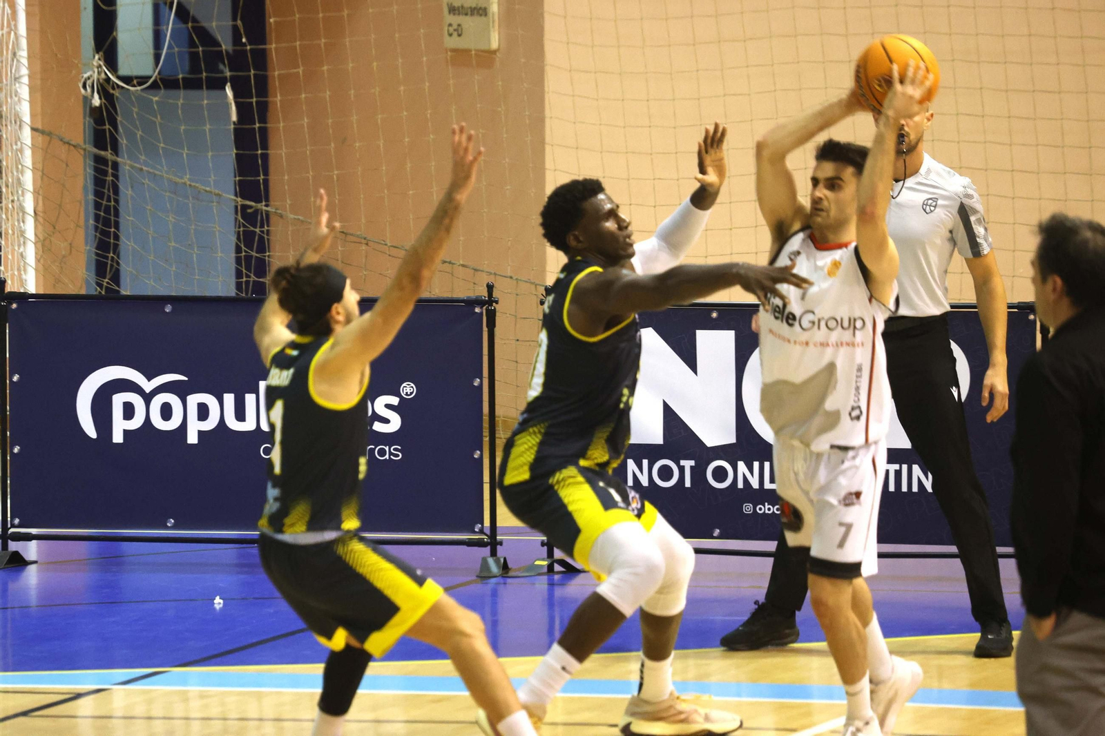 Las fotos del Udea Algeciras - Iraurgi Saski Baloia