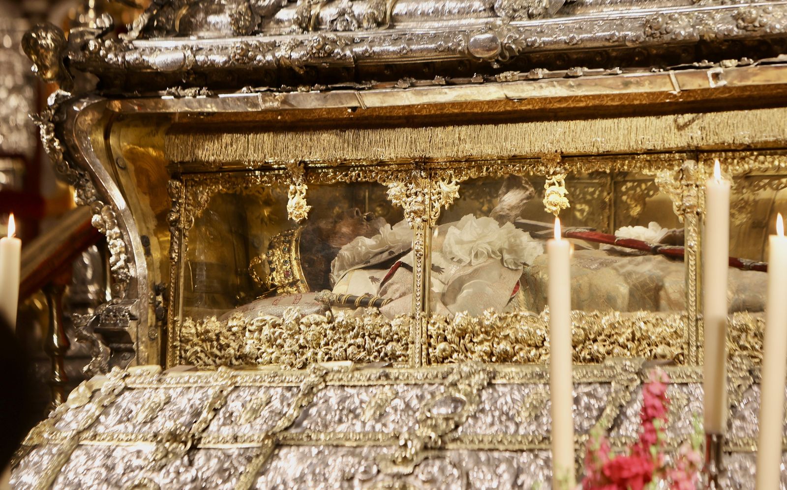 Apertura de la urna de San Fernando