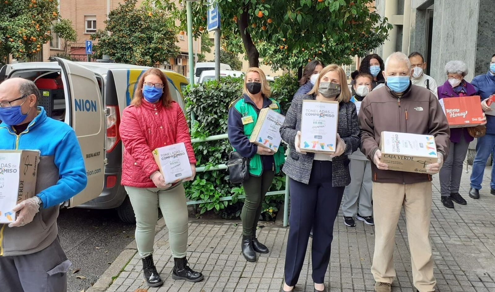 Entrega de los productos recogidos al Banco de Alimentos.