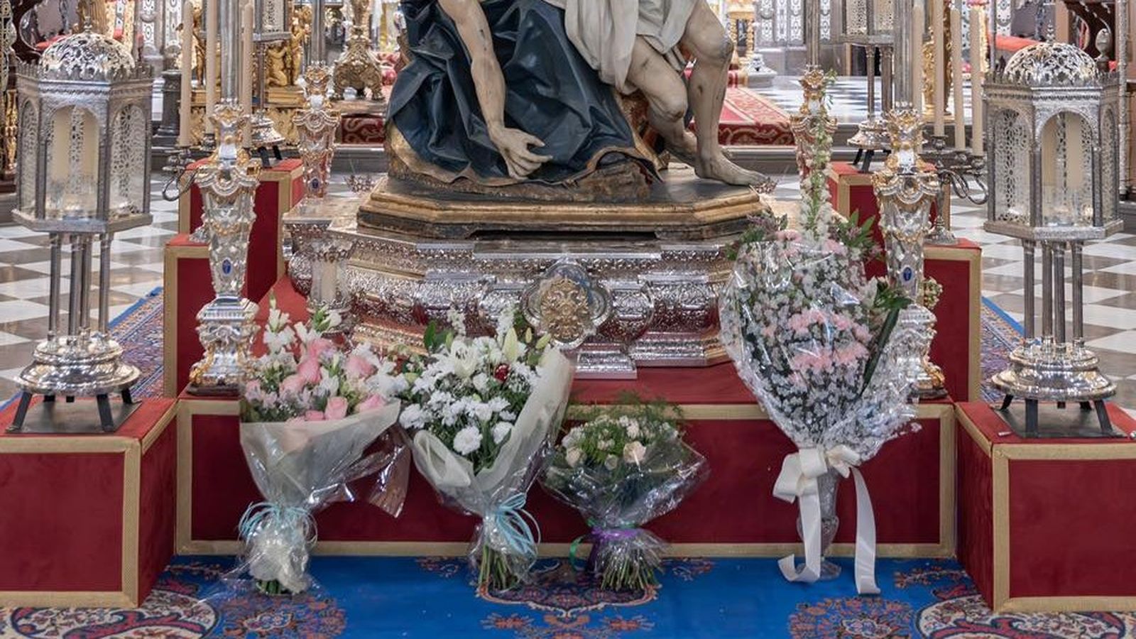 Altar de Cultos Extraordinario Santa María de la Alhambra, Mayo 2025.jpg
