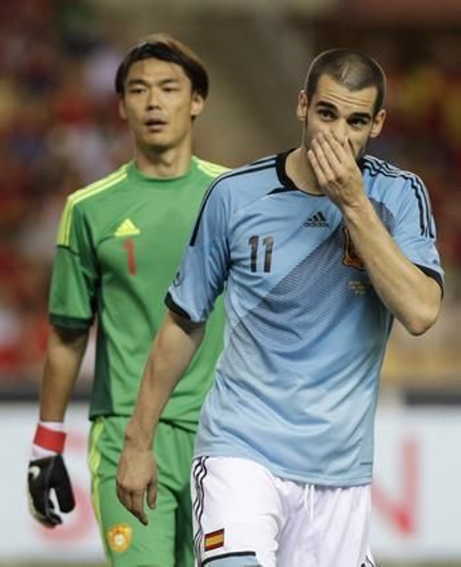 España vence a China gracias a la chispa y la magia de Silva e Iniesta en el último amistoso antes de la Eurocopa.

Foto: Antonio Pizarro