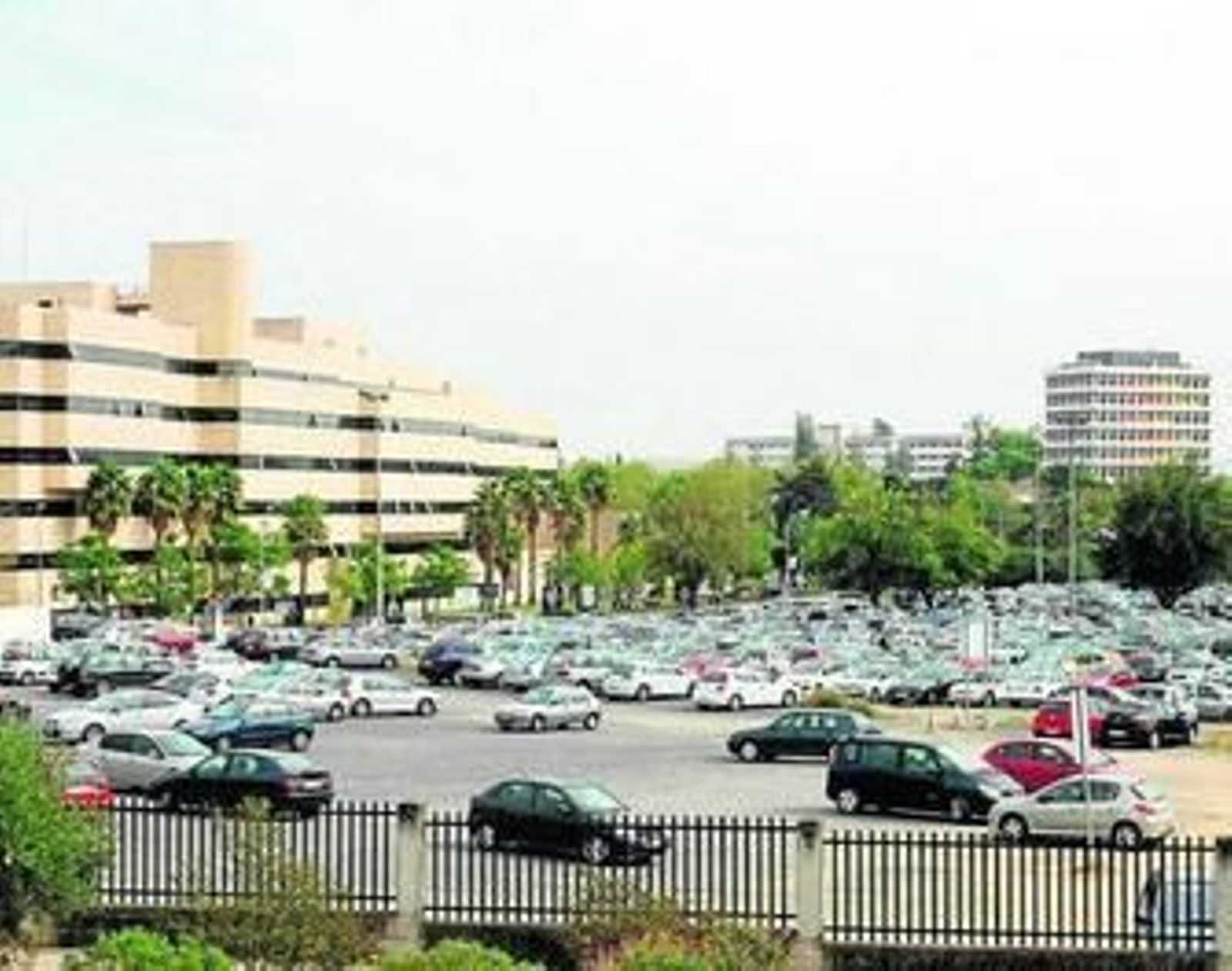 Aparcamiento público general del Hospital General.