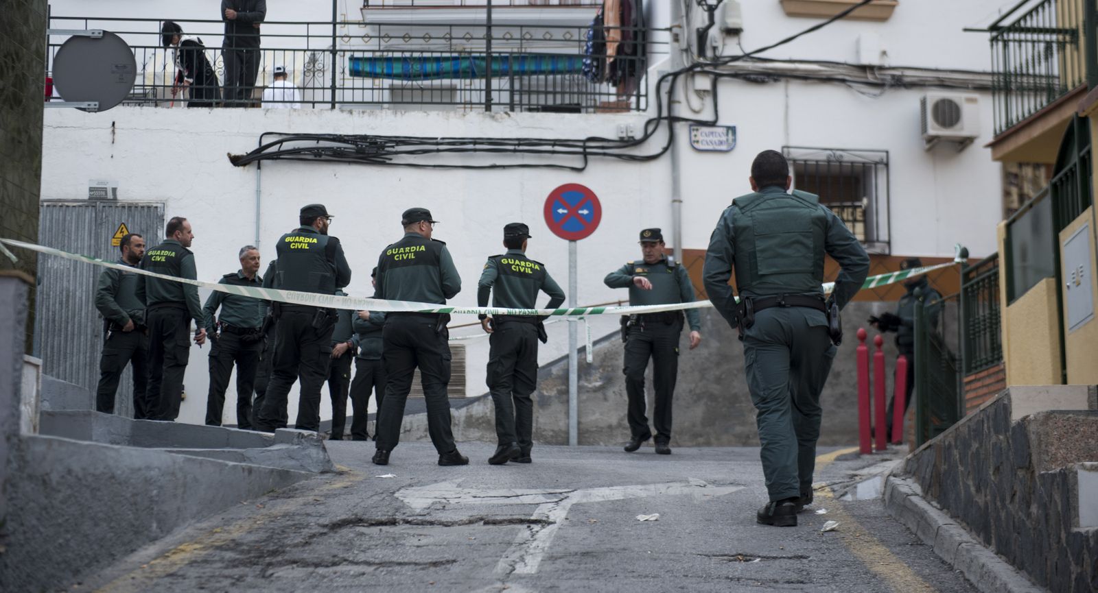 Imágenes de un fin de semana de tiros, muerte e incendios en Pinos Puente (Granada)