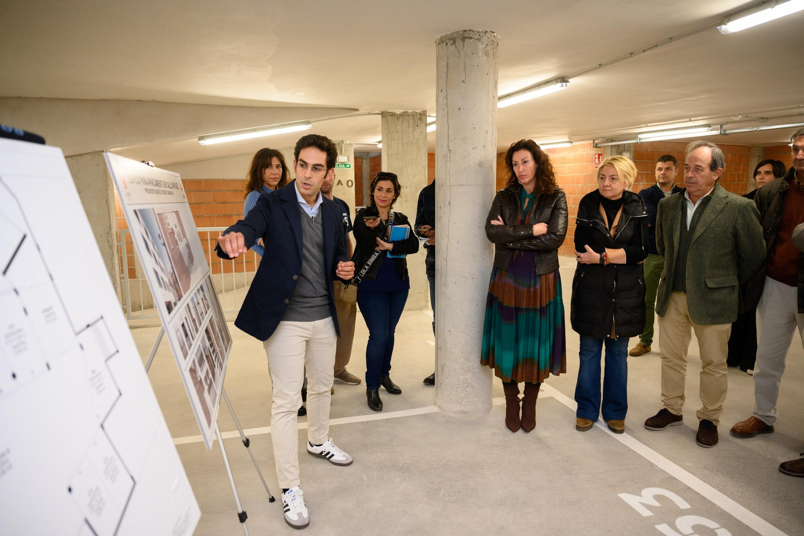La alcaldesa, en la inauguración del aparcamiento con trasteros de la calle Arráez