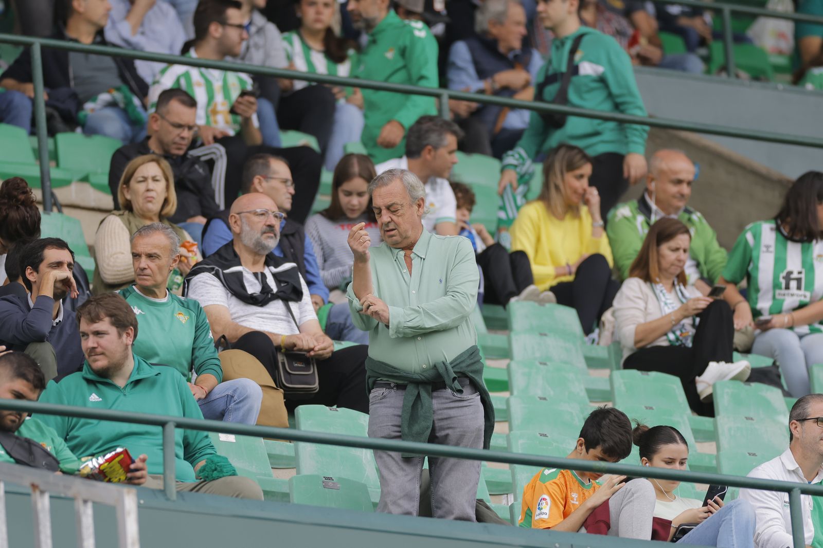 Búscate en las fotos del Betis-Osasuna