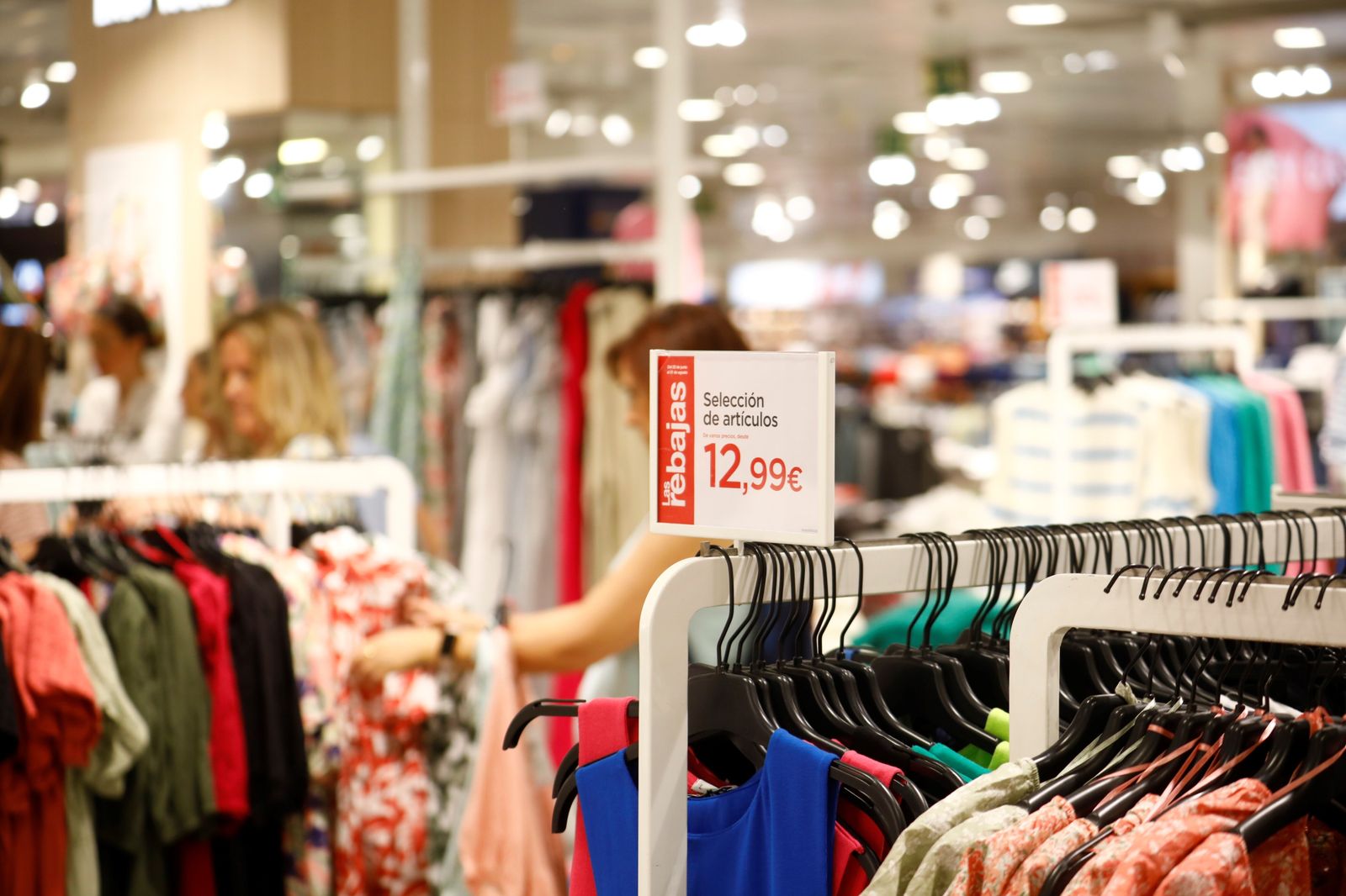 Arrancan las rebajas de verano en Córdoba, en imágenes