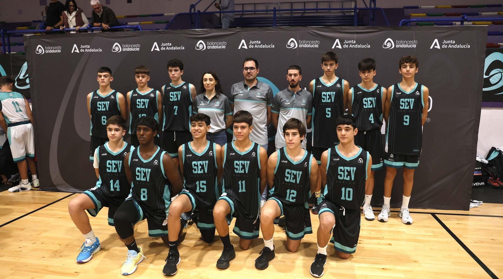 Las fotos de la primera jornada del Campeonato de Andalucía infantil masculino de baloncesto en La Línea