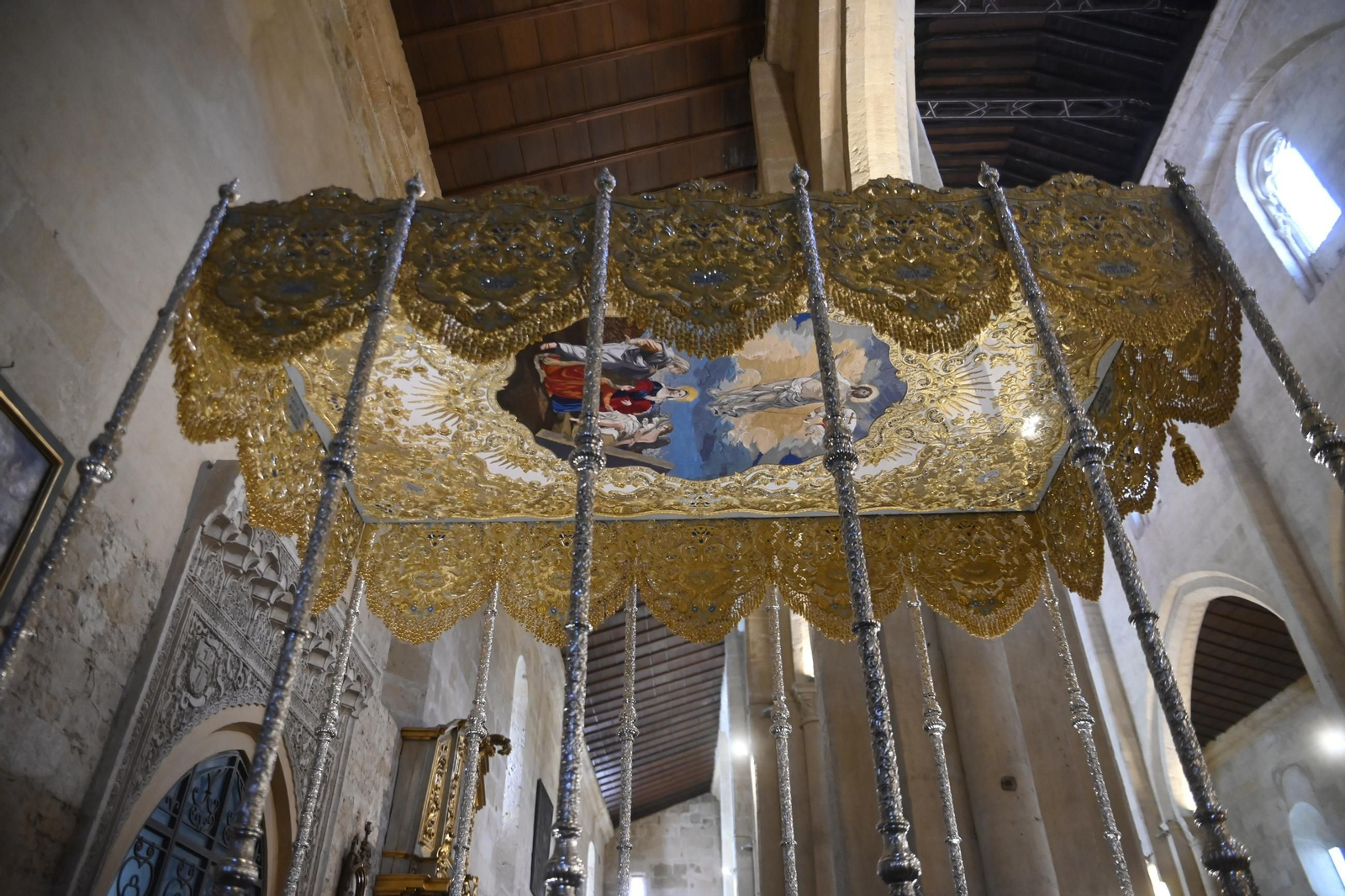 Las mejores imágenes del nuevo palio de la Virgen de la Alegría de Córdoba