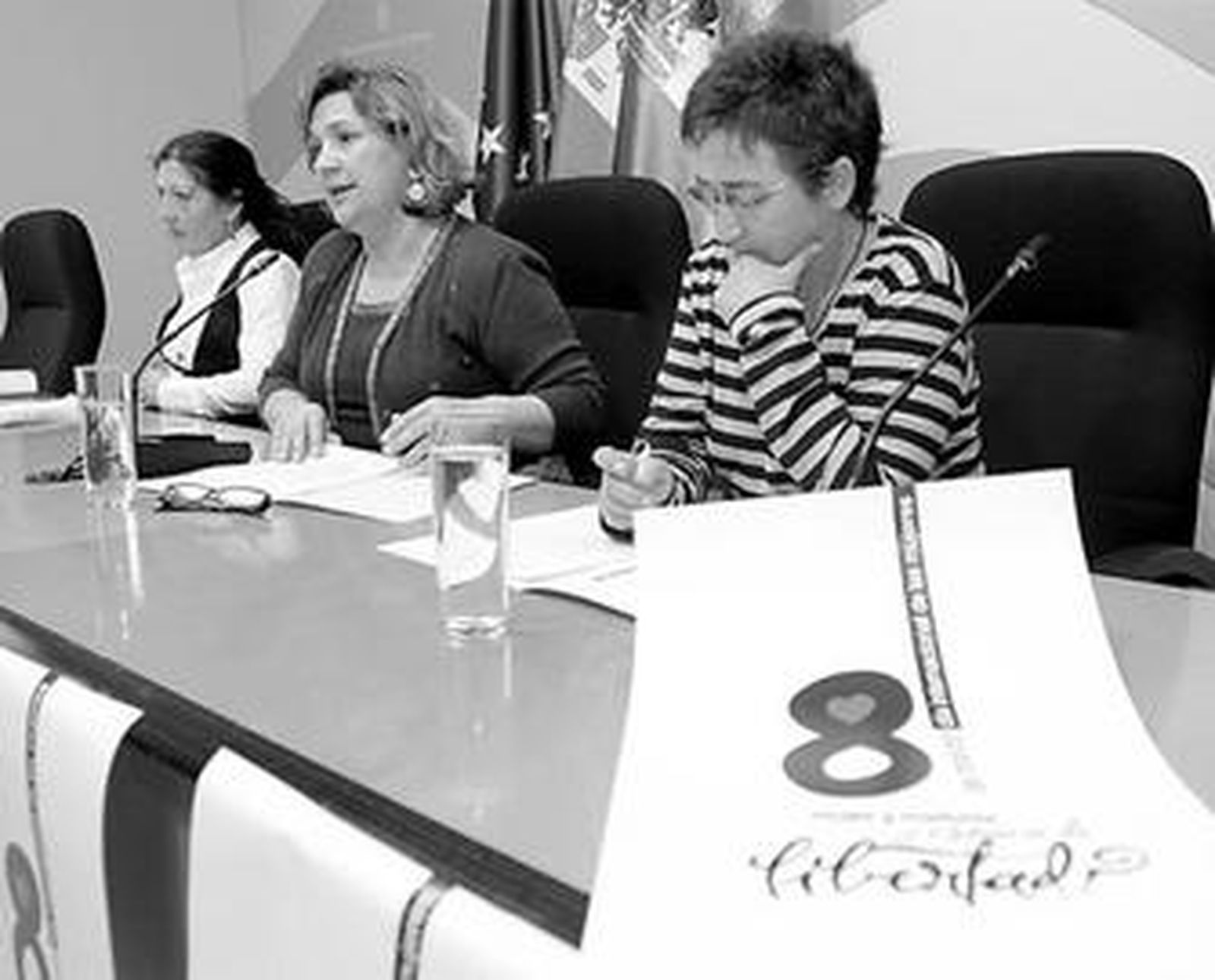 La delegada municipal, junto a las responsables de área.