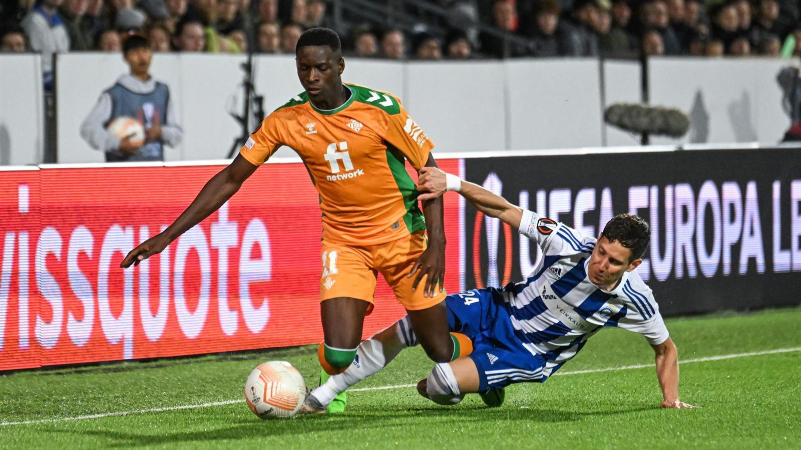 Luiz Henrique sufre una dura entrada de Browne.