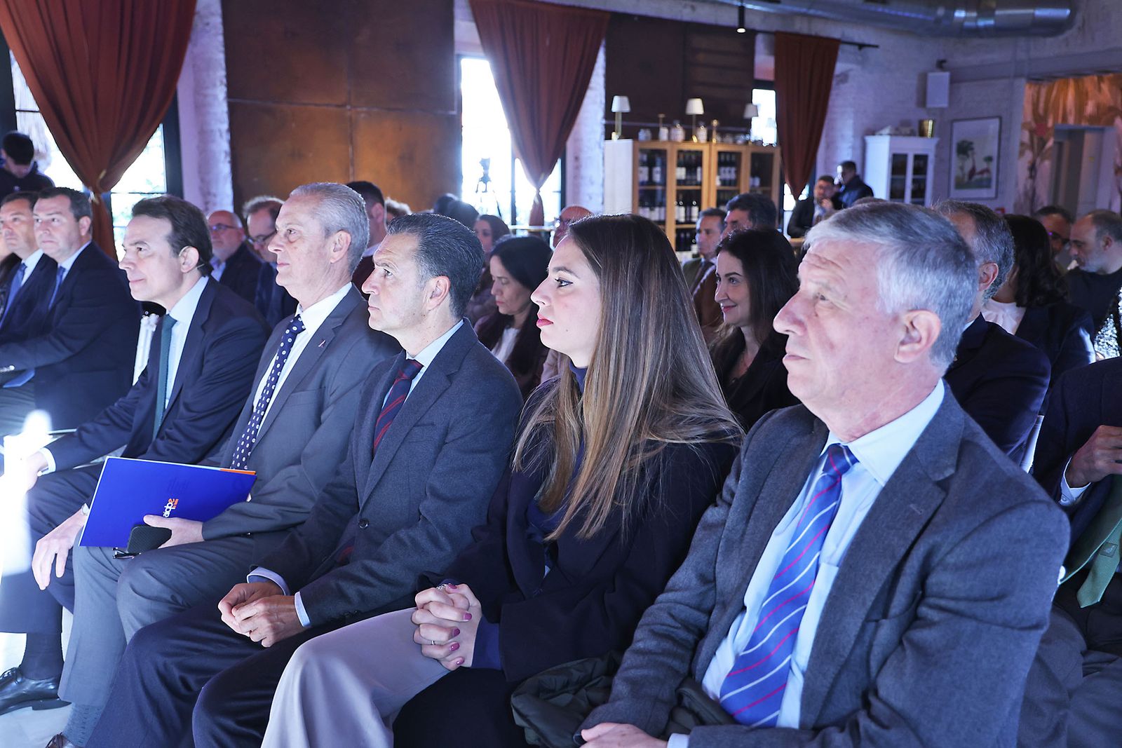Fotografías del Foro Gerardo Rojas con la intervención de Arturo Gonzalo Aizpiri Consejero Delegado de Enagás