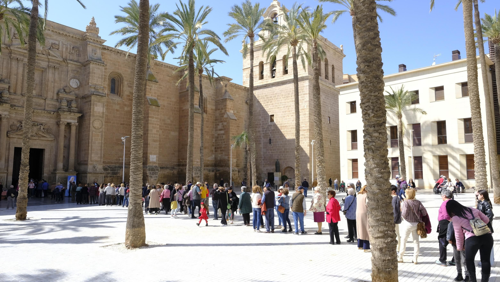 Imágenes del Besapiés de Jesús Cautivo de Medinaceli, en la Catedral de Almería