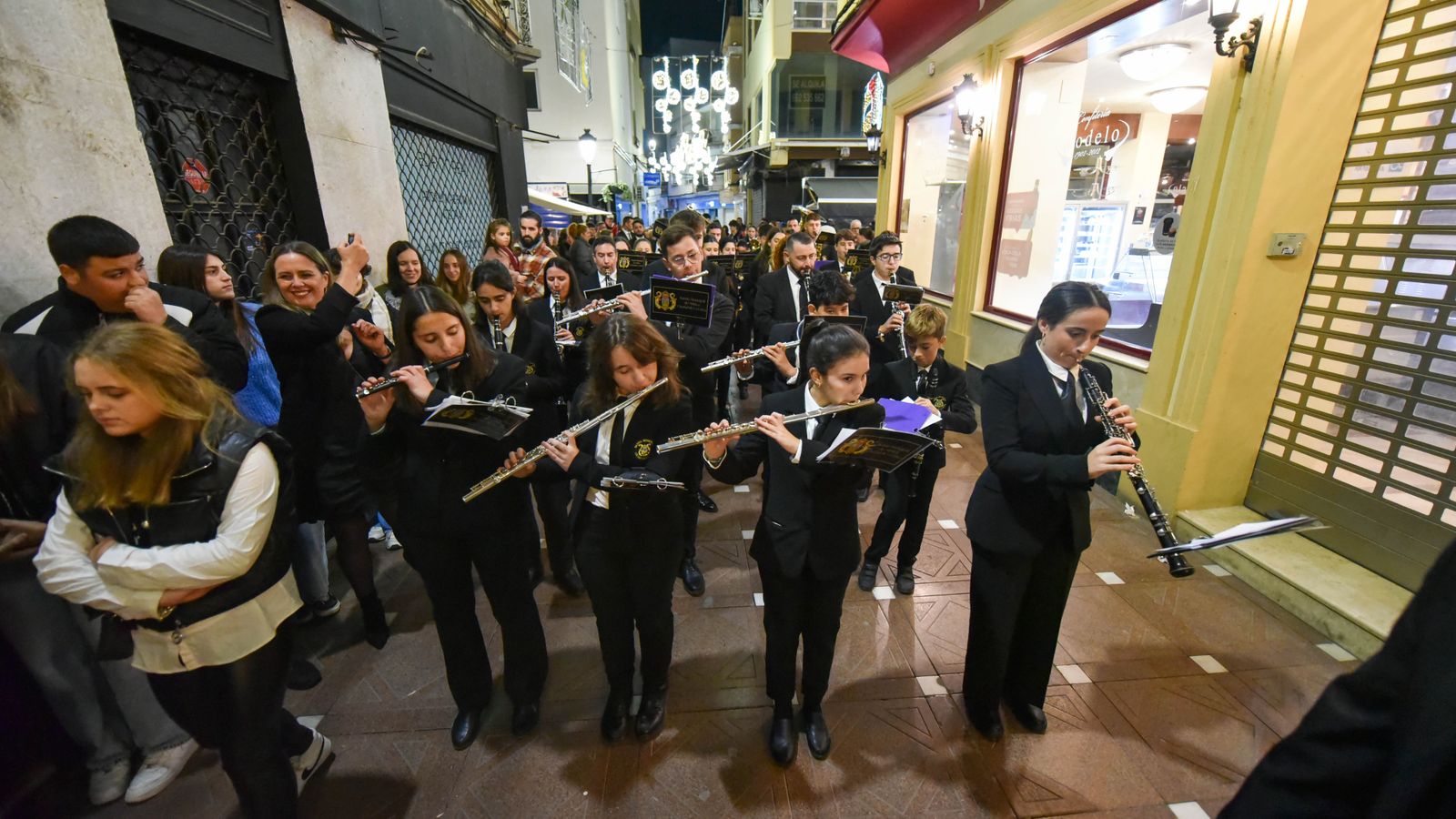El encendido del alumbrado de Navidad en La Línea, en imágenes