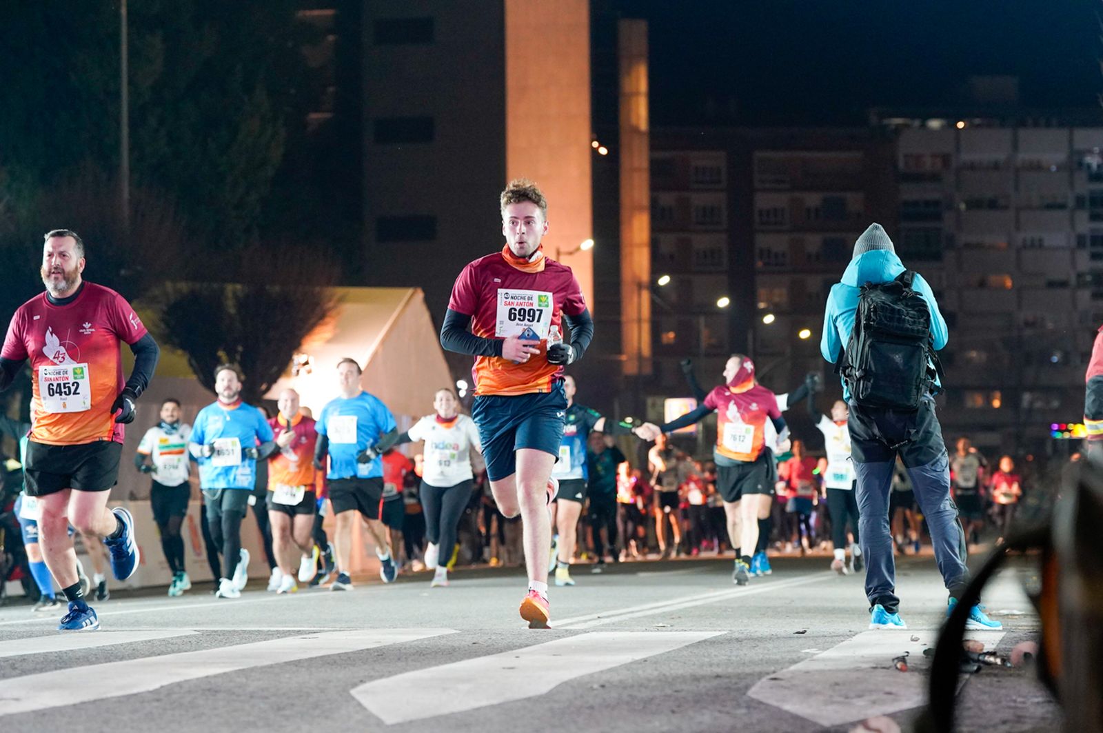 En imágenes: búscate en tu llegada a meta de la Carrera de San Antón 2026 (2)