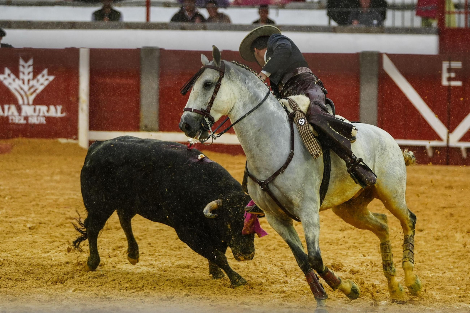 La corrida de rejones de la Feria de Pozoblanco, suspendida por la lluvia