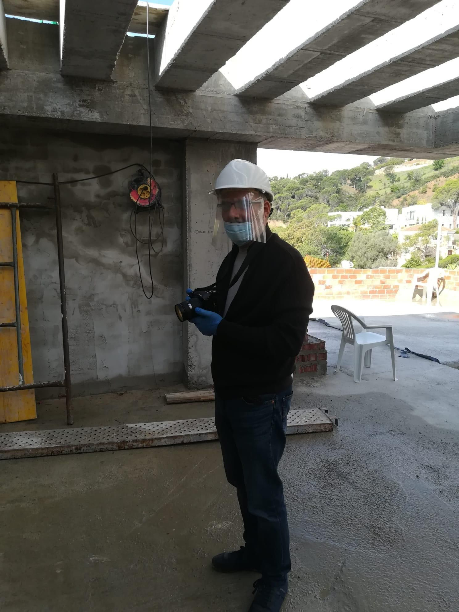 Antonio Vargas, en una visita de obra a un conjunto residencial en Benahavís.