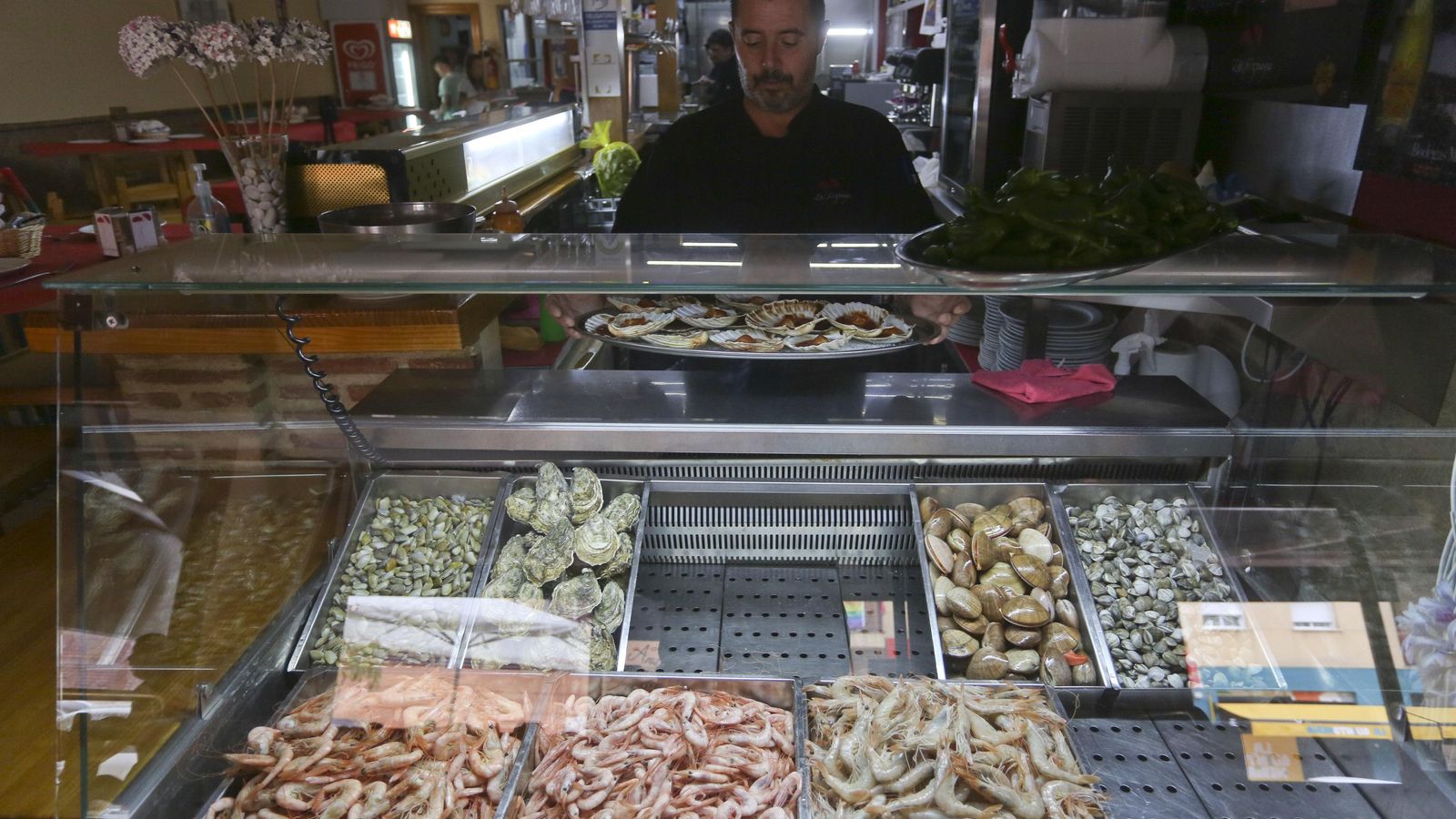 Un trabajador de la taberna La Biznaga de Teatinos. Un trabajador de la taberna La Biznaga de Teatinos.