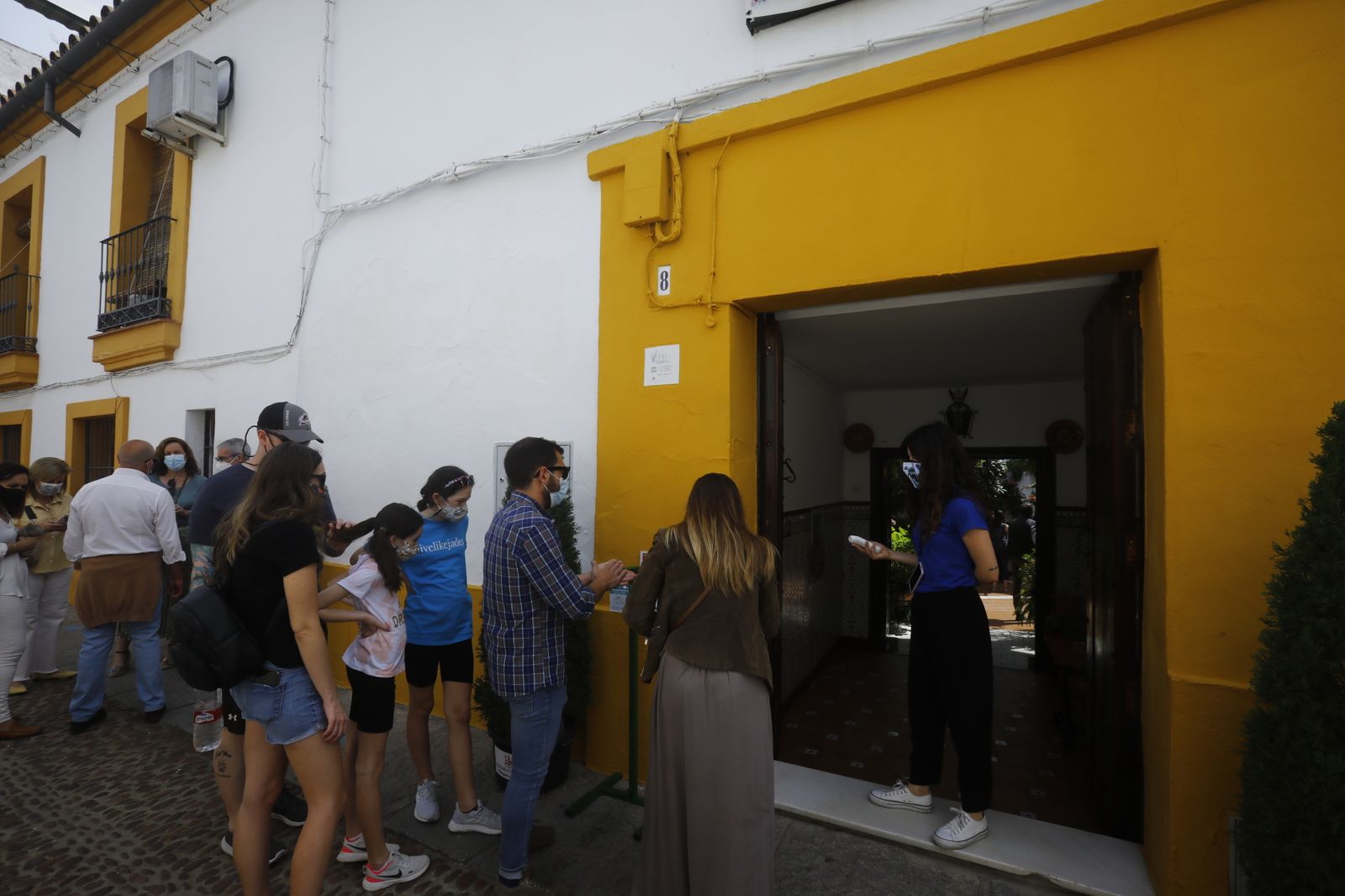 Fotografías: Sábado de colas y bulla en los Patios de Córdoba