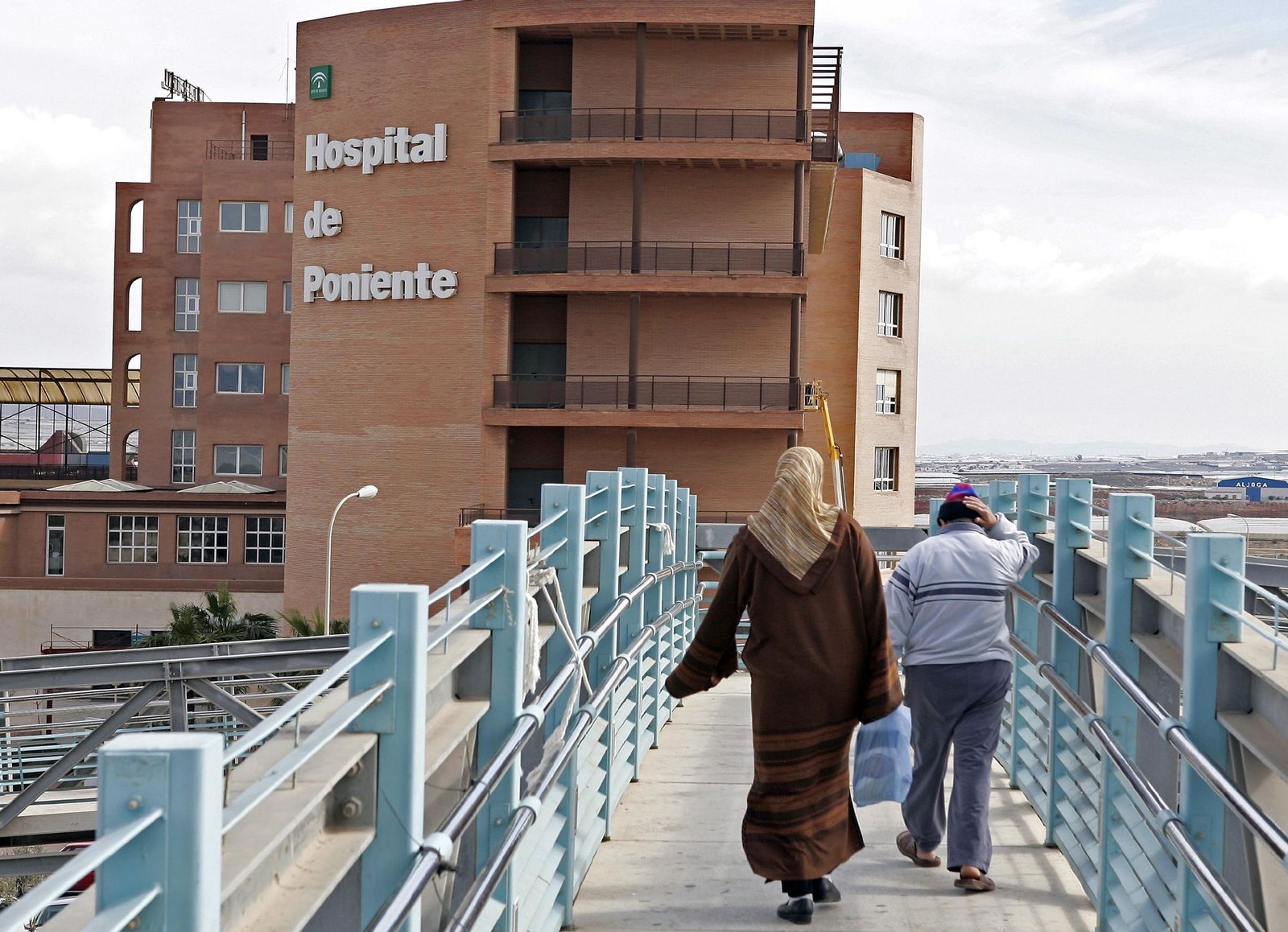 El Hospital de Poniente alega que mantiene los estándares de calidad en sus servicios.