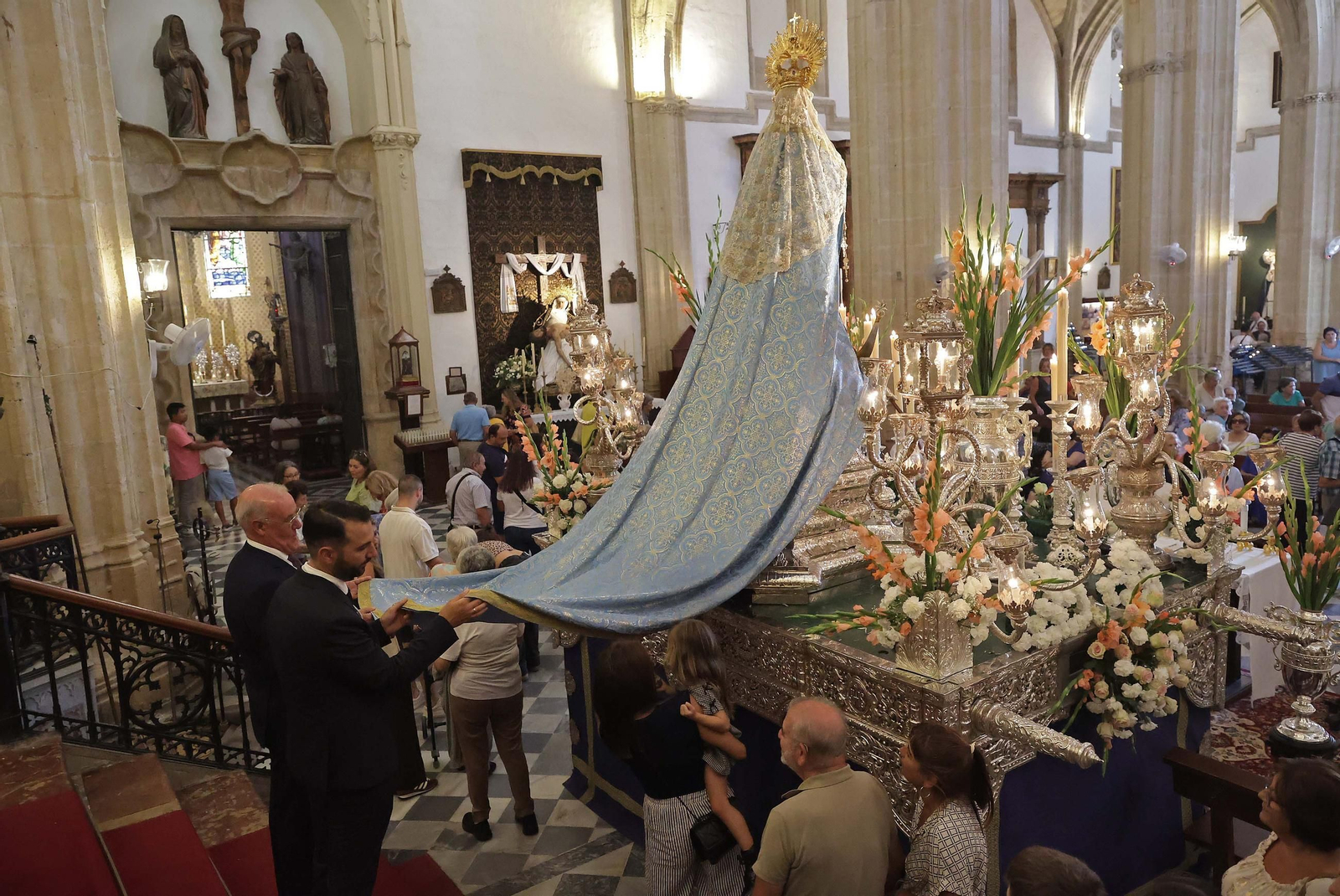 La tradición bajo el manto de la Virgen de la Luz de Tarifa, en imágenes