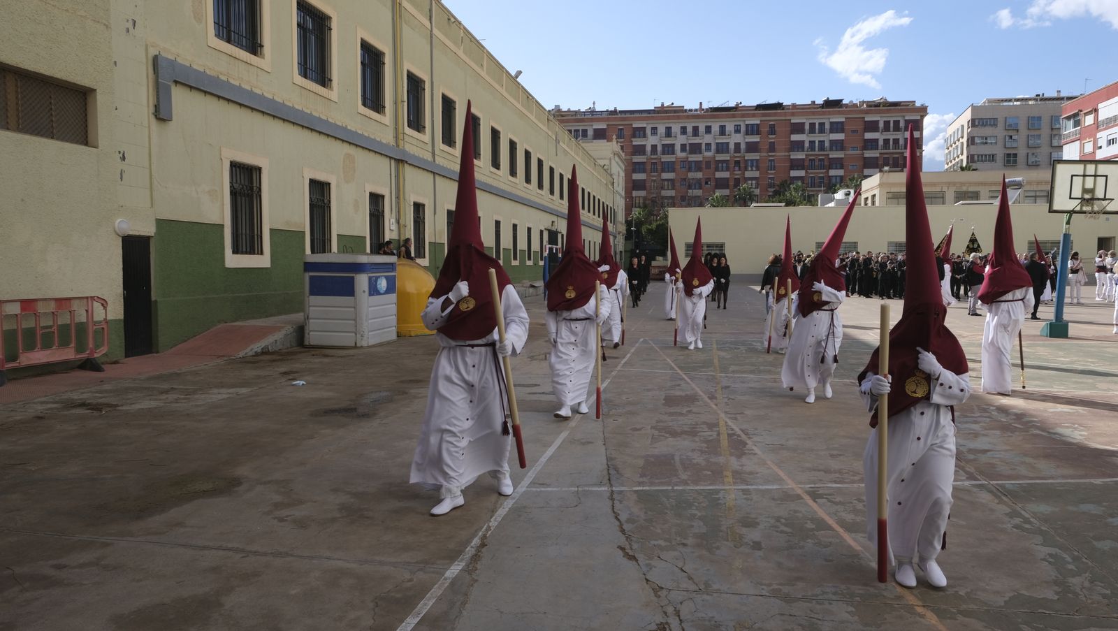 Fotogalería de la procesión de Coronación. Semana Santa Almería 2022.