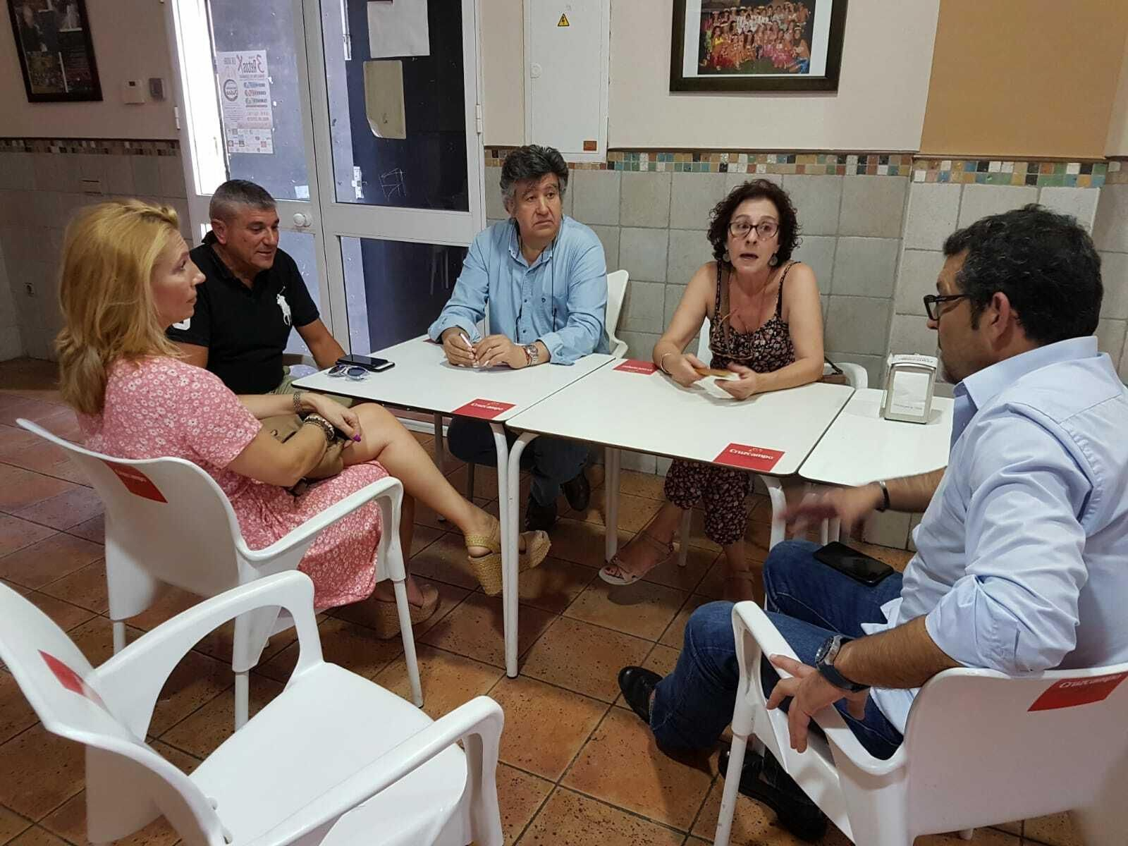 Encuentro de los vecinos con el concejal de Seguridad Ciudadana.
