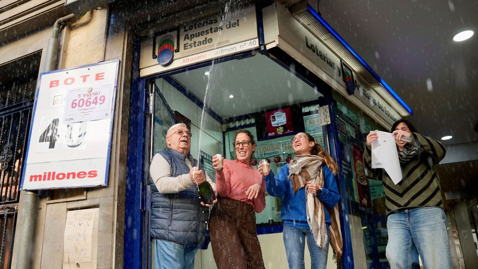 La 'Lotería Altozano' ha sido agraciada con 60.000 euros gracias al segundo quinto premio, el 60649