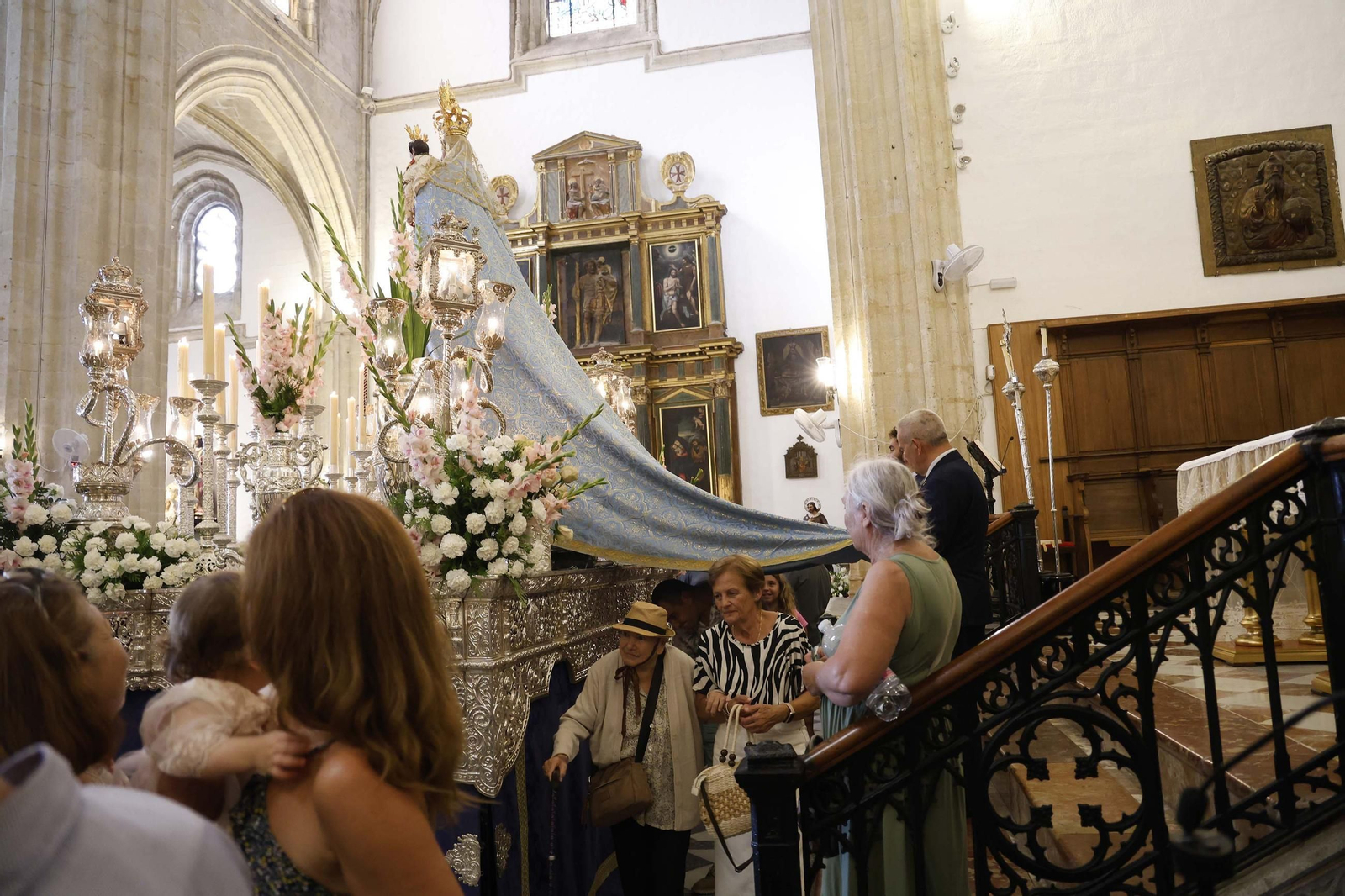 Las fotos del paso bajo el manto de la Virgen de la Luz de Tarifa