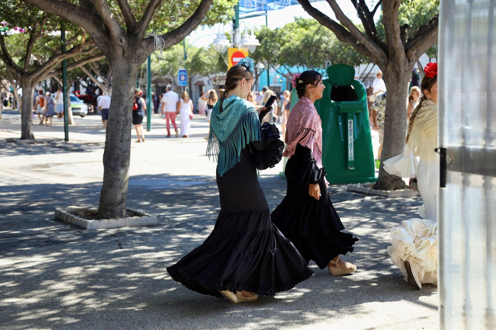 El ambiente festivo en el Real de la Feria de Málaga de este miércoles, en imágenes