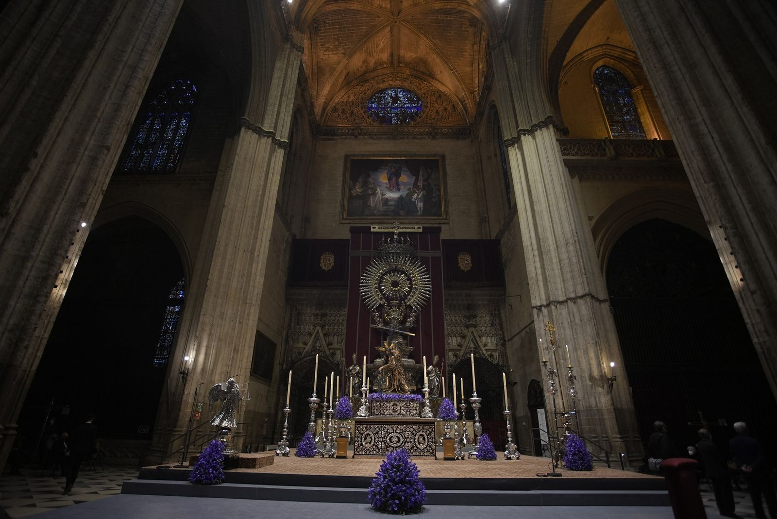 El Vía Crucis de las Hermandades, en imágenes