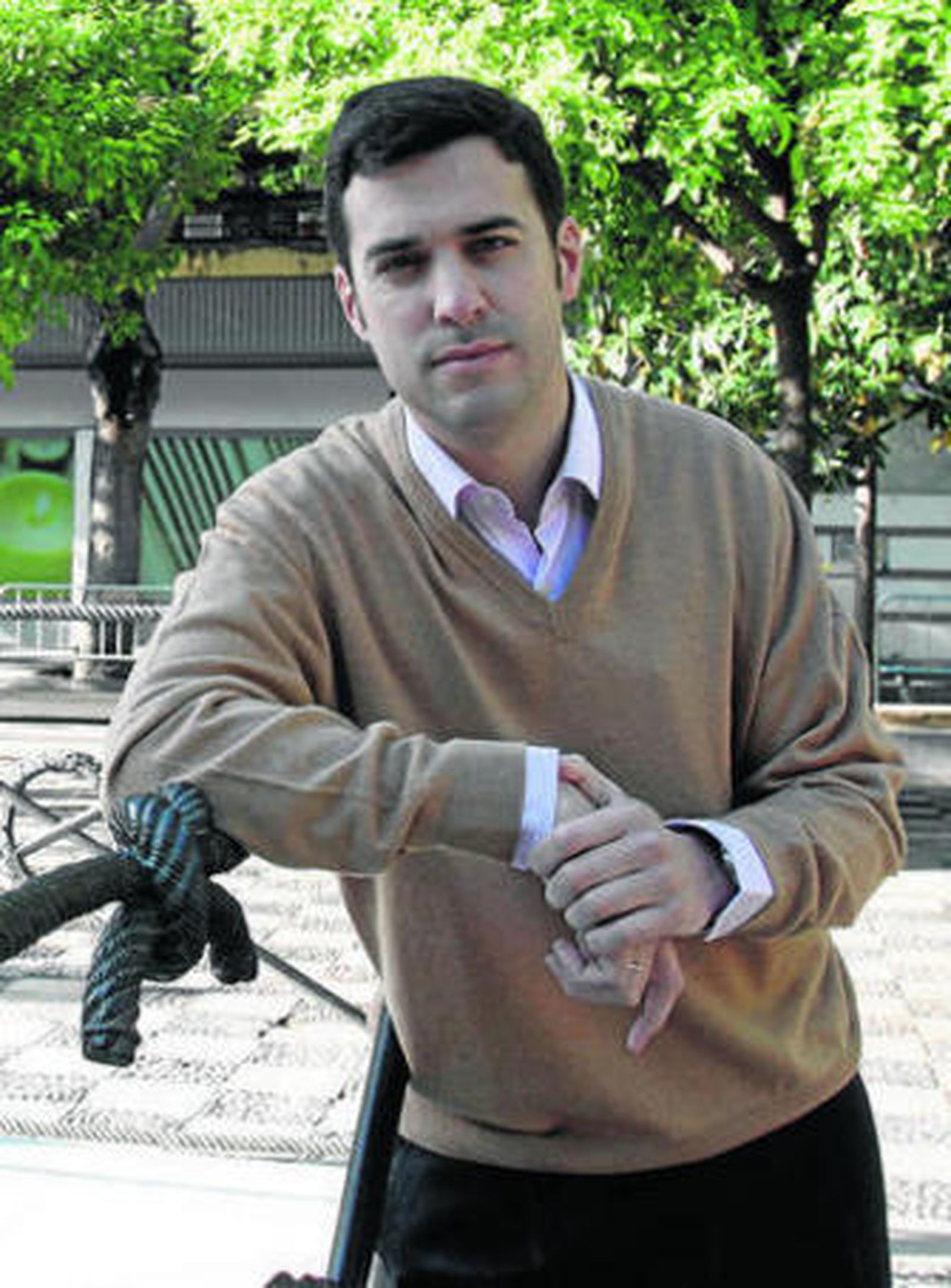 Lutgardo García, médico, pregonero cofrade y poeta.