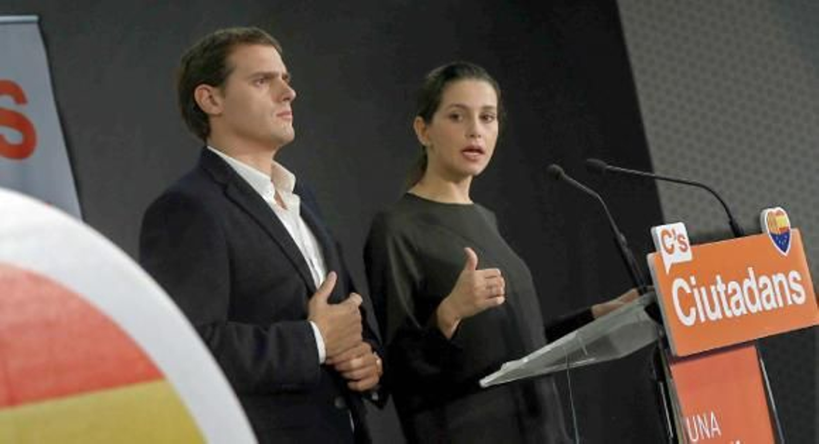 Rivera deplora que Rajoy, Sánchez e Iglesias "den por perdida" Cataluña